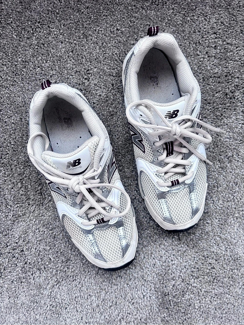 New Balance 530 Women's White & Gray Sneakers - Picture 3 of 5